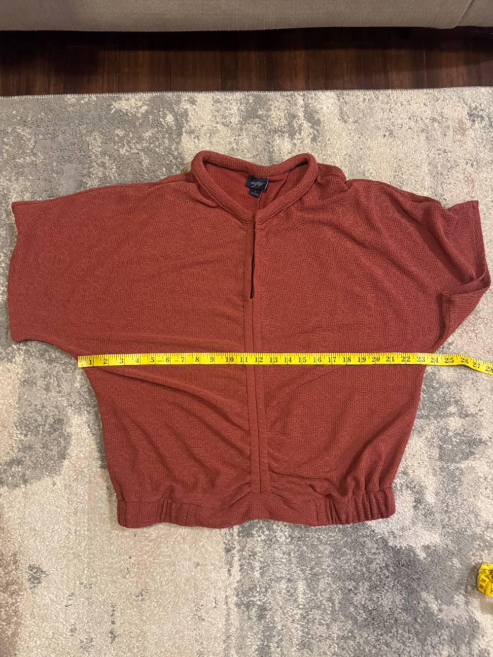 Daytrip Rust V-Neck Textured Ruched Women’s Top - Picture 4 of 5